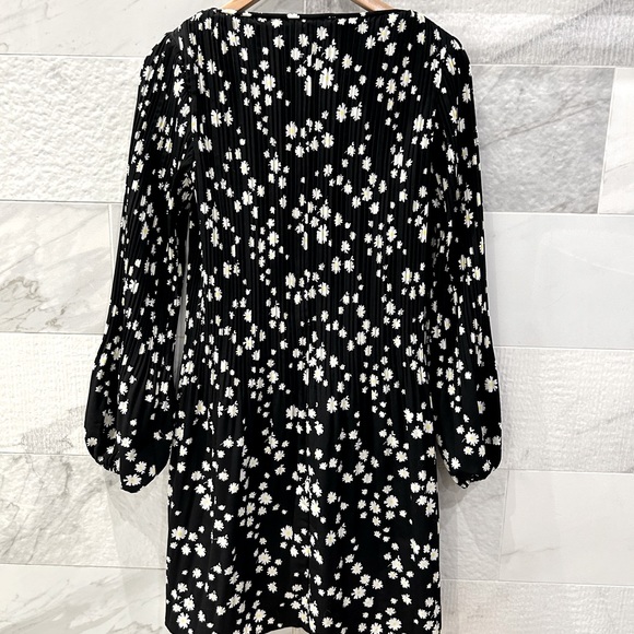 SOLD - Maje Daisy Floral Print Pleated Long Sleeve Crepe Mini
Dress - Picture 9 of 14